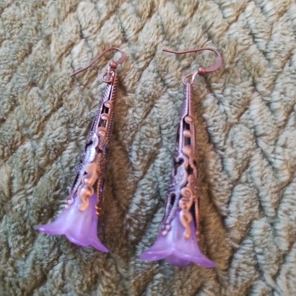 Elegant Purple Drop Earrings - Picture 1 of 1
